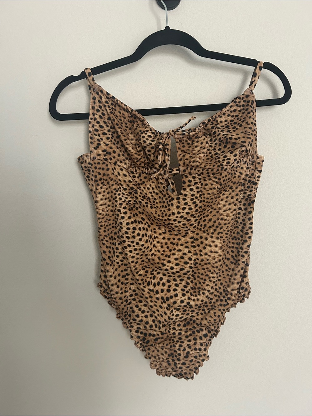 Shade & Shore Women's Leopard Print Tunnel Keyhole One-Piece Swimsuit.